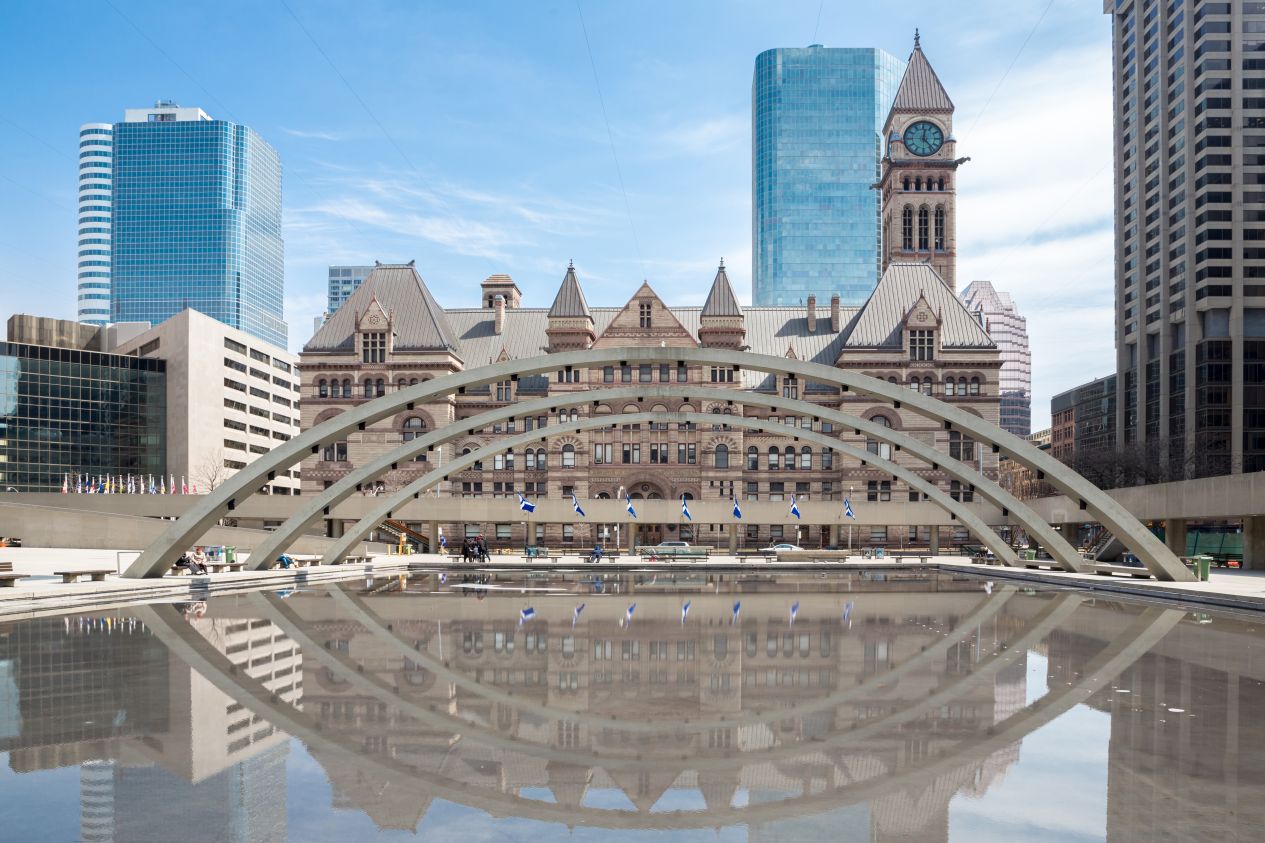 blivale_image_travel_canada_toronto_city_hall_1265x843 Are you headed to CANADA? We offer you a perfect travel itinerary