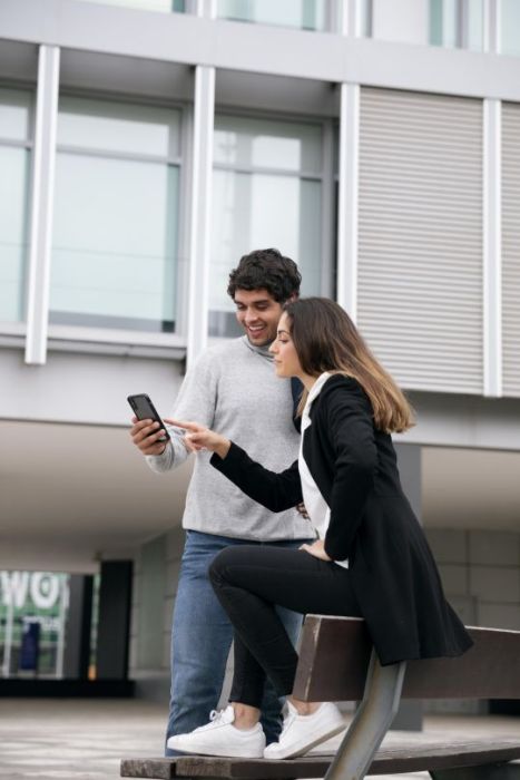 blivale_image_homepage_ful_shot_people_with_smartphone image blivale_image_homepage_ful_shot_people_with_smartphone BLIVALE | International eSIM and SIM Card for trips abroad